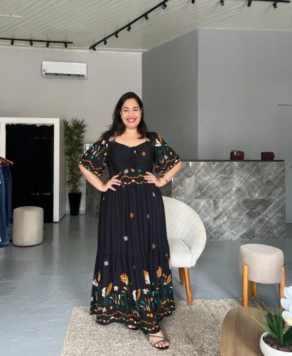 Vestido Longo Preto Estampado com Franzido na frente