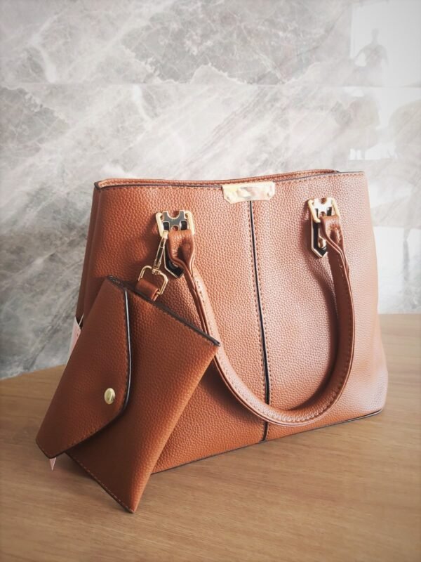 Bolsa Feminina M Moderna com Alça Ajustável - Marckimi
